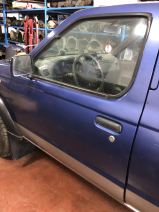 Nissan skystar 2001  model sol ön çıkma kapı