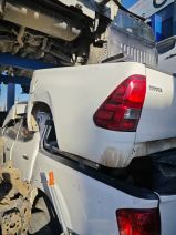 Toyota Hilux çıkma orjinal Sol arka Çamurluk